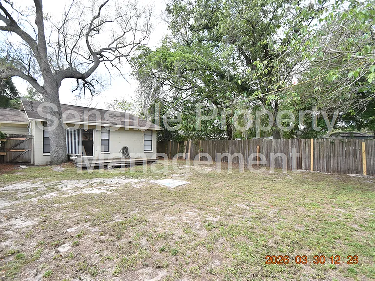 2014 E Linebaugh Ave — Photo 30