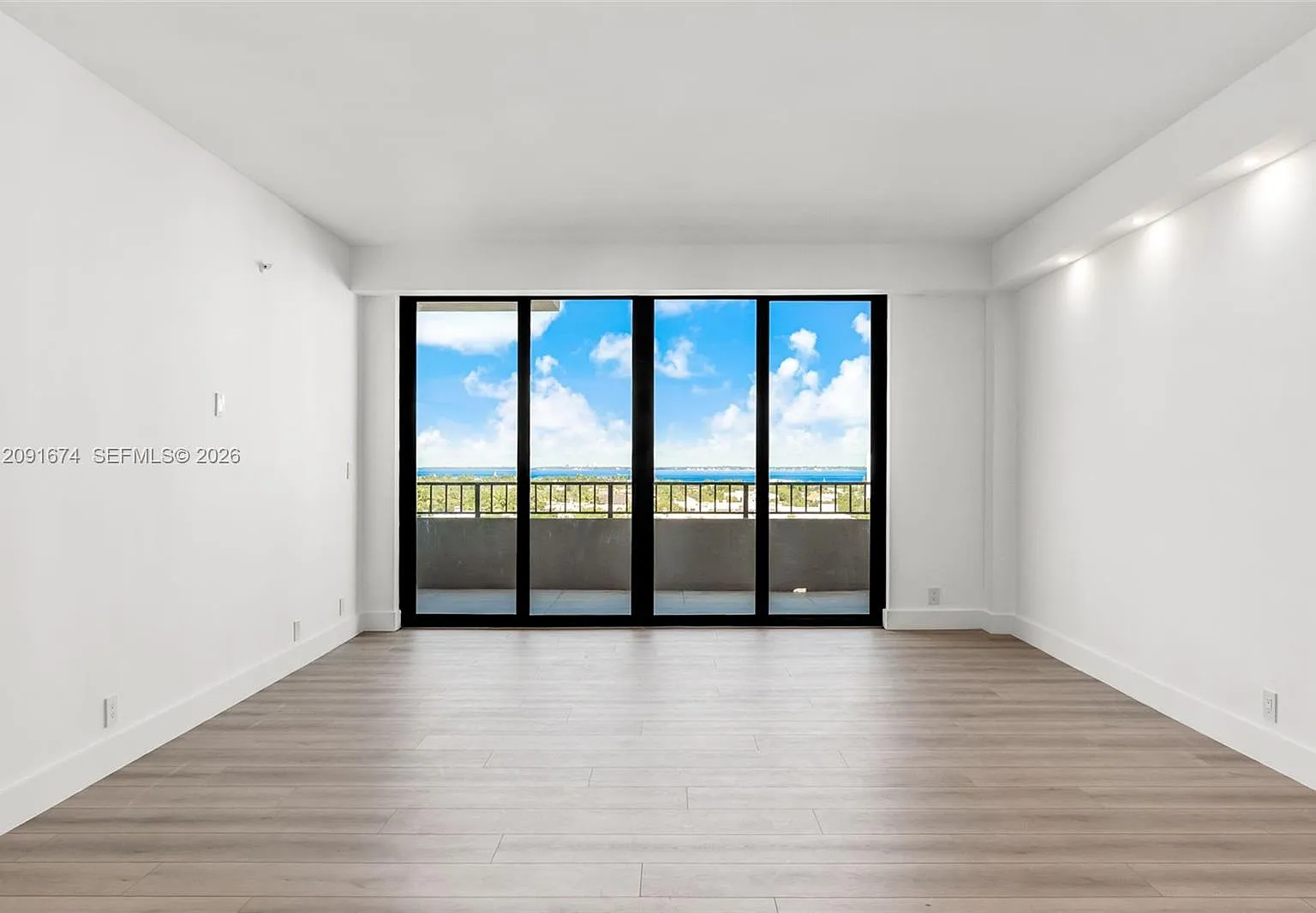 Key Colony No 2 Condo — Photo 1