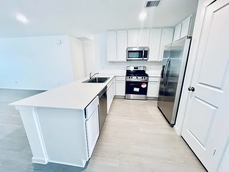 3116 Twisted Myrtle Dr — Photo 5