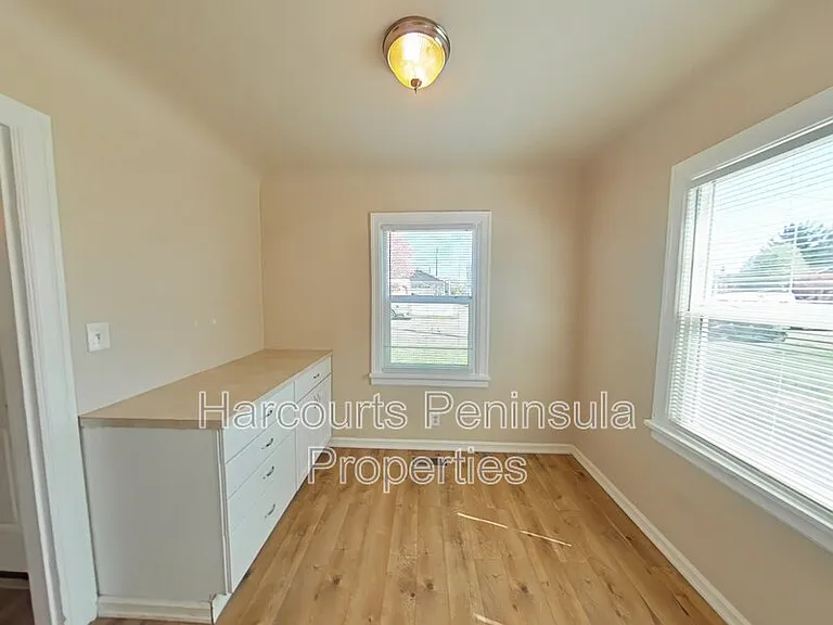 1011 Rainier Ave — Photo 15