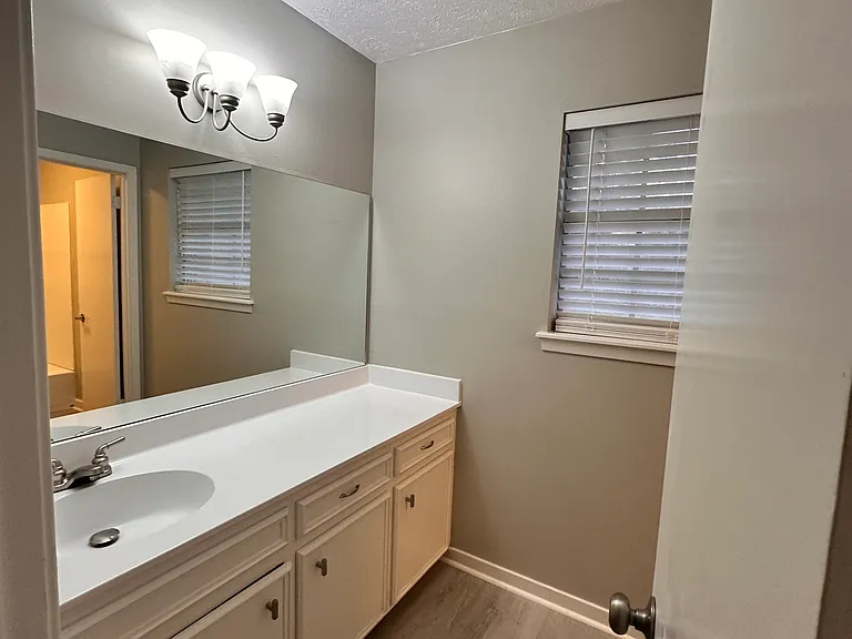 121 Fern Valley Rd — Photo 6