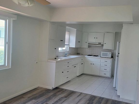 3rd image of 3111 Hugo St #B