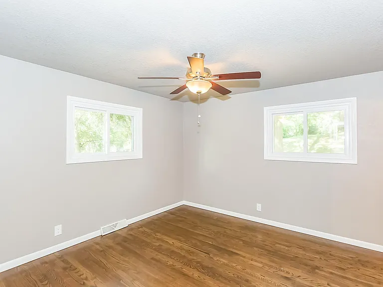 5800 N Belton Ave — Photo 20