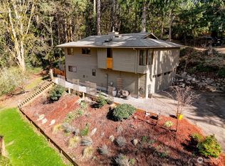 8825 Shell Pl, Edmonds, WA 98026