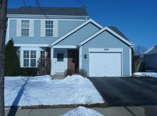 789 Stanford Ln, Carol Stream, IL 60188