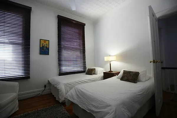 Sold by RealtyTopia | media 27