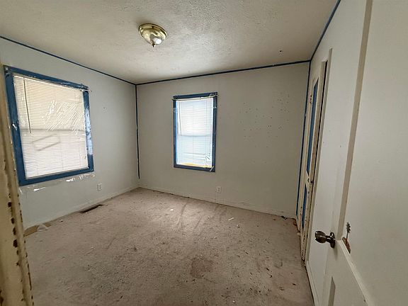 4th image of 625 Montrose St