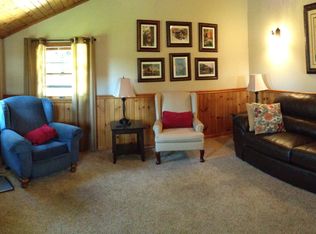 908 Mount Loretta Ave, Dubuque, IA 52003