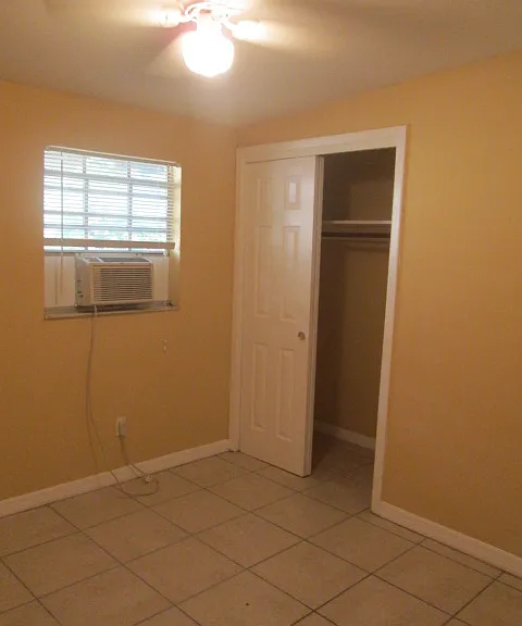 2407 State St #B — Photo 6