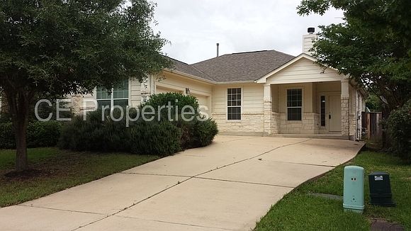 1st image of 743 Bent Wood Pl