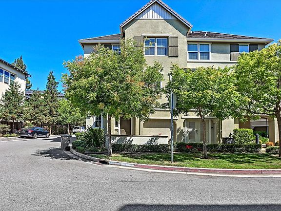 3rd image of 2052 Sheffield Dr
