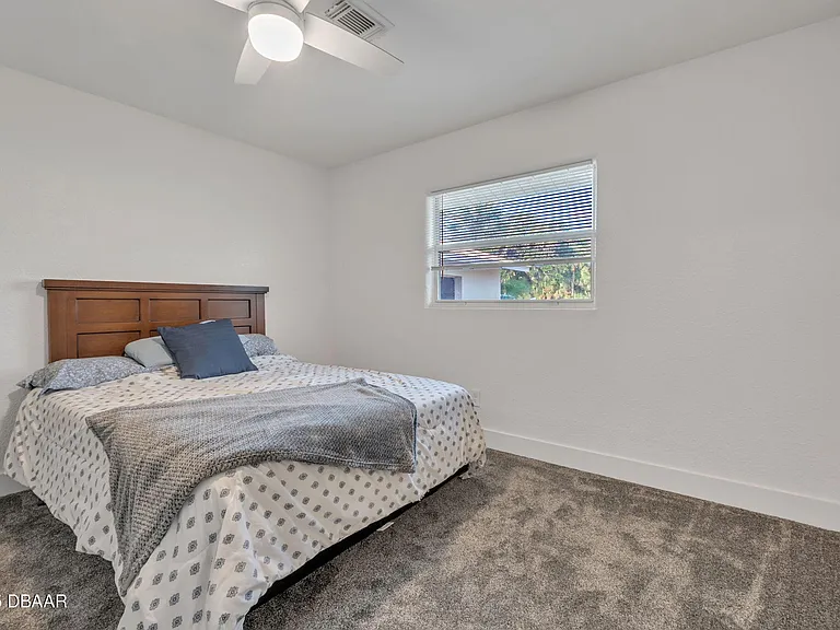 450 Lambert Ave — Photo 23
