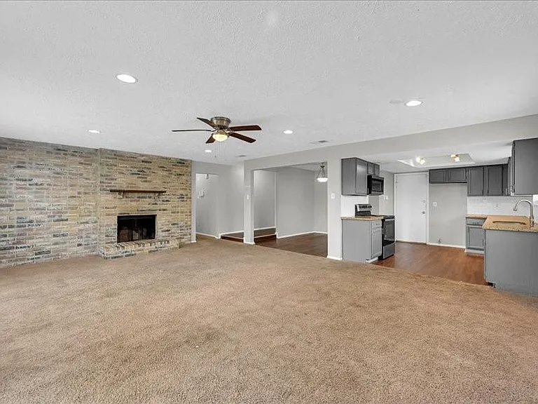 8406 Daycoach Ln — Photo 10
