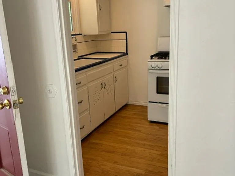 821 Vine St — Photo 4
