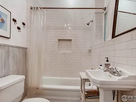 209 W Simpson St — Photo 12