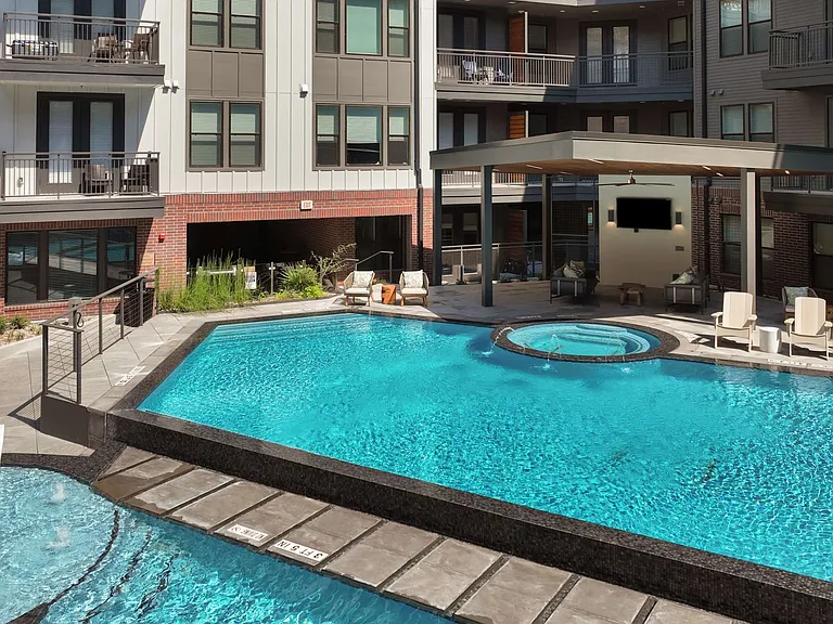 Troubadour Apartments — Photo 44