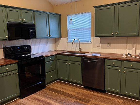 5th image of 145 Ellemoor Ln