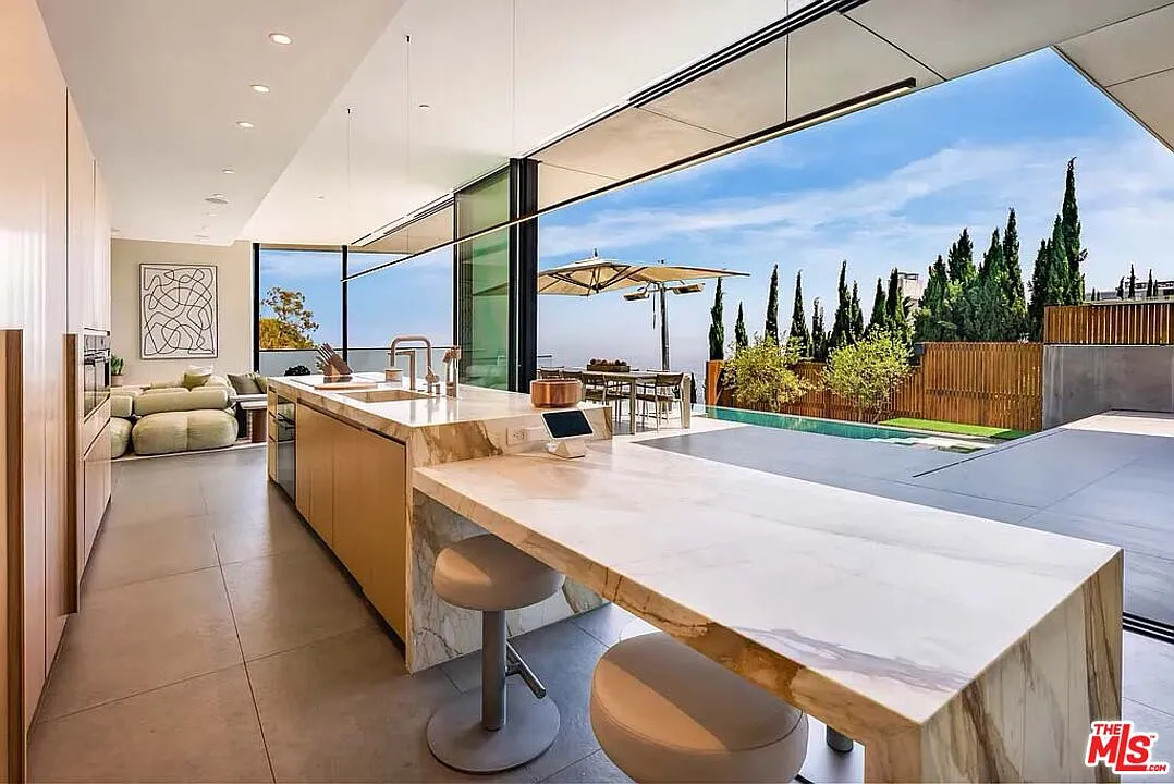 5 bed, 7.0 bath, $50,000 — Photo 4