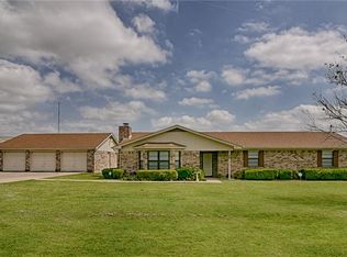 28 N Mitchell Rd, Mansfield, TX 76063