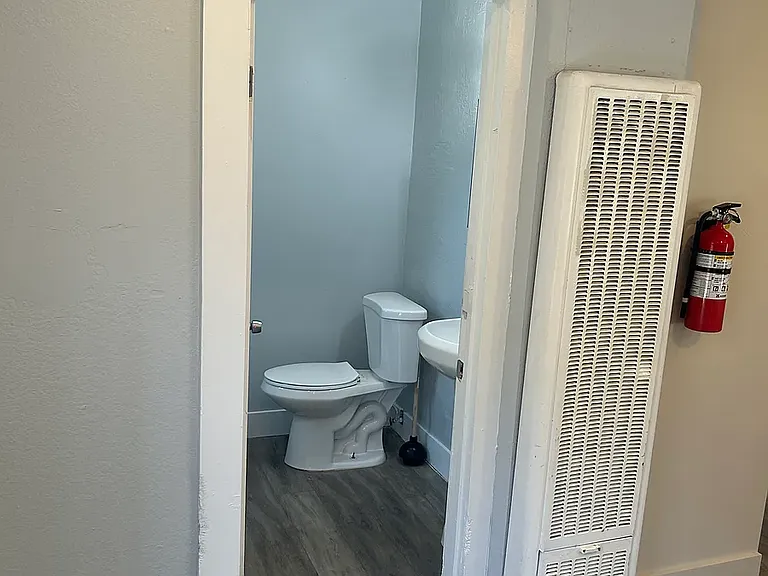 327 E 62nd St — Photo 3