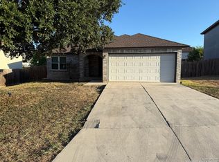 8015 Chestnut Gate, Converse, TX 78109