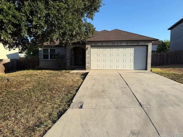 8015 Chestnut Gate, Converse, TX 78109