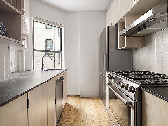 3rd image of 315 E 12th St APT 9