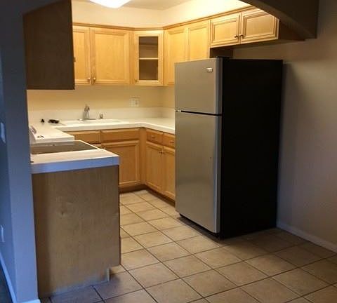 4th image of 3215 44th St Unit 21