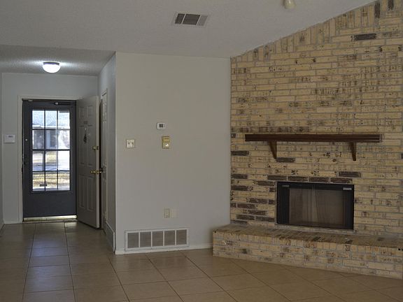 3rd image of 553 Clover Dr