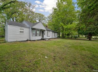 26046 Carlysle St, Inkster, MI 48141