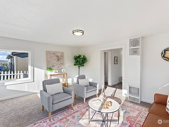 5th image of 1009 Park Avenue E