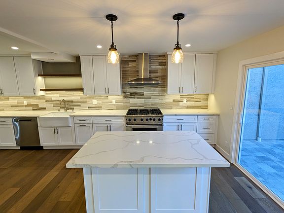 Kitchen with Viking stove range
