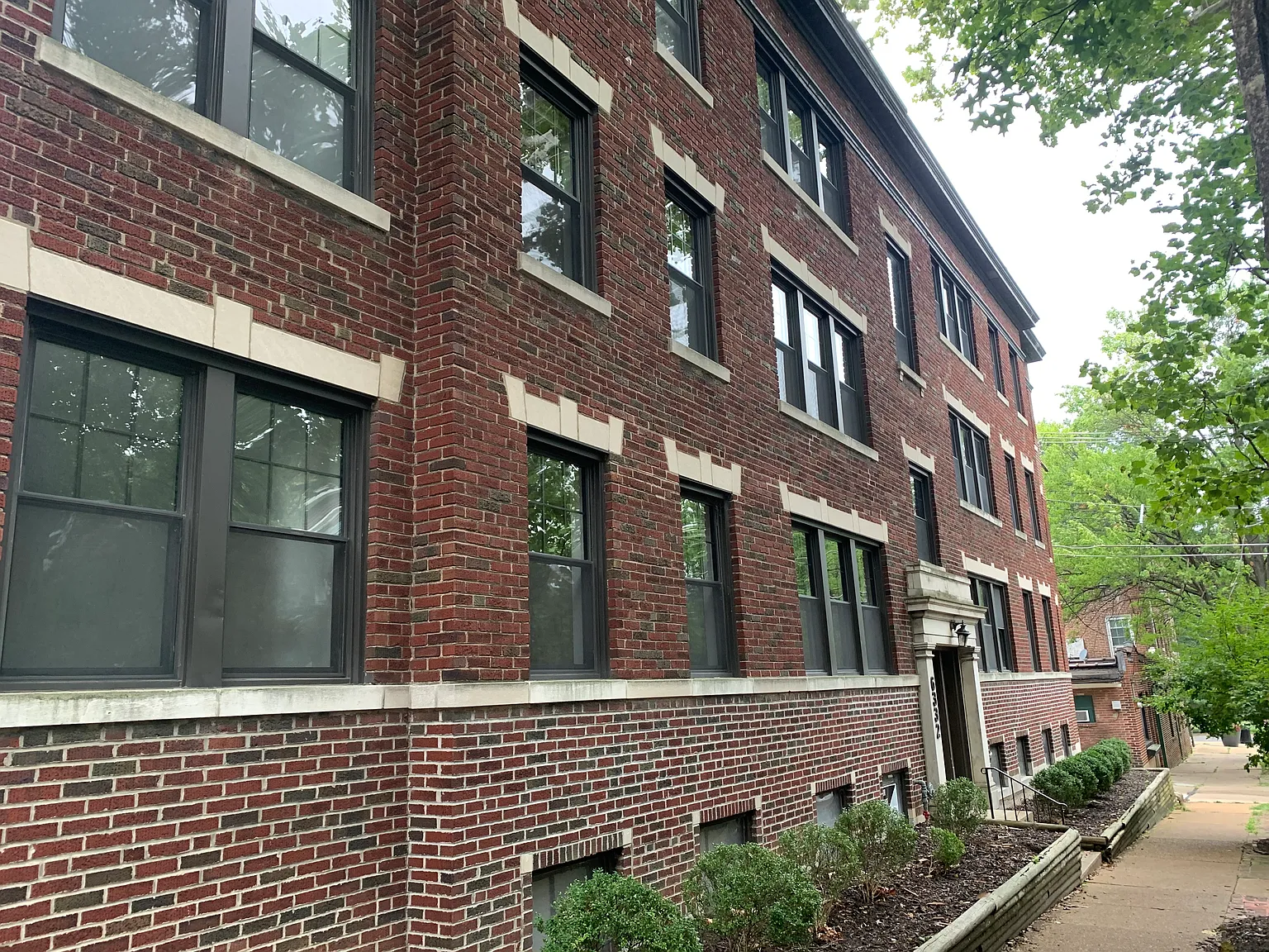 2 bed, $2,195 — Photo 2