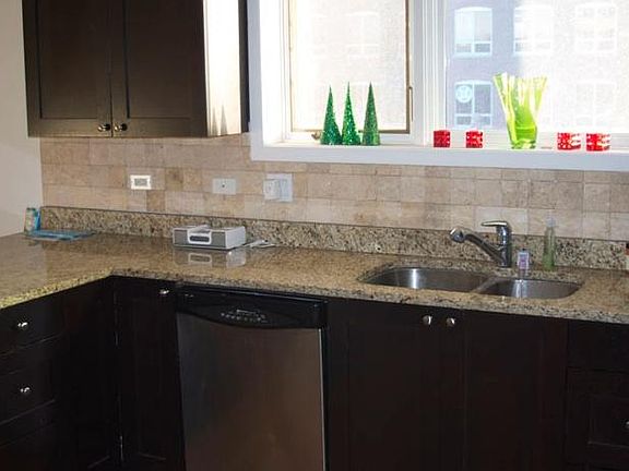 2nd image of 1814 W North Ave Unit 301