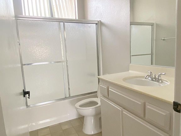 5th image of 2580 S Centinela Ave APT 6