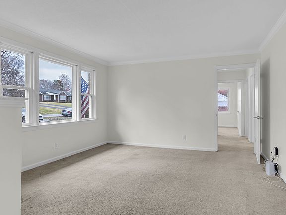 3rd image of 129 Keith Dr
