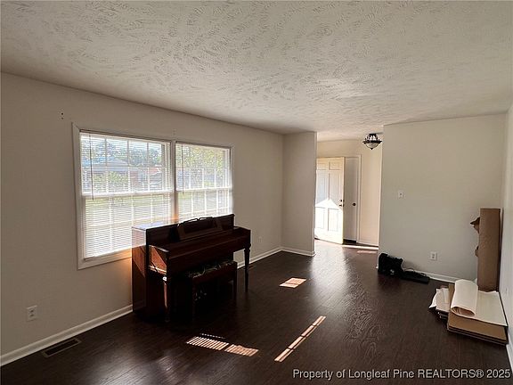 5th image of 3007 Akron Dr