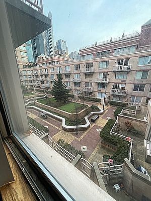 4th image of 393 W 49th St APT 4KK