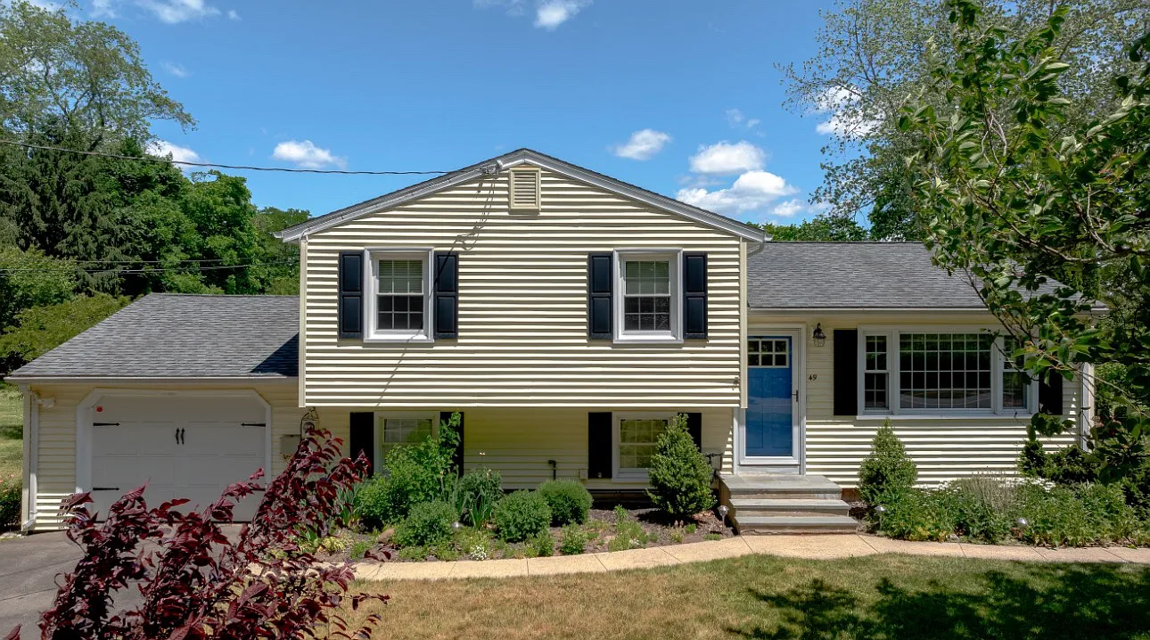 3 bed, 1405 sqft, $3,500 — Photo 1