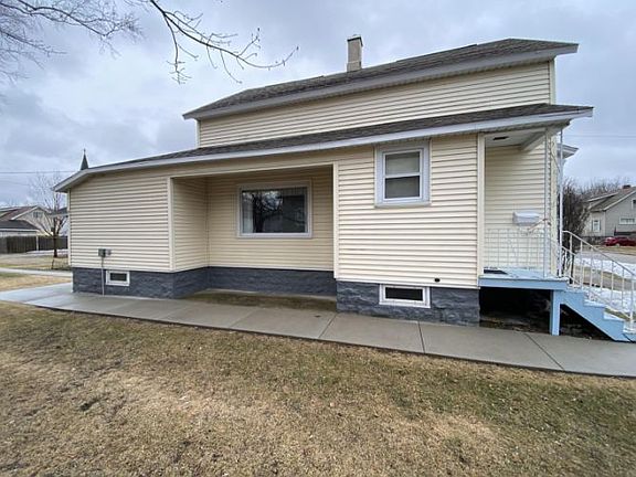 4th image of 605 13th Ave