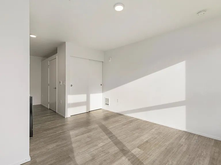 722 E Pike St — Photo 7