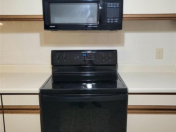 4th image of 1912 Marine Terrace Dr APT D