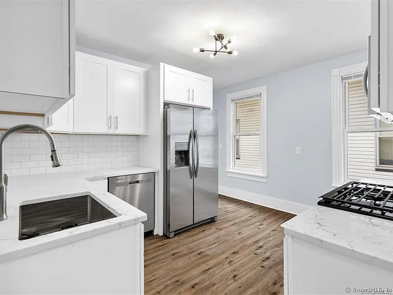 55 Admiral St #2 — Photo 11