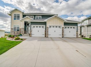 3909 Clairmont Rd, Bismarck, ND 58503