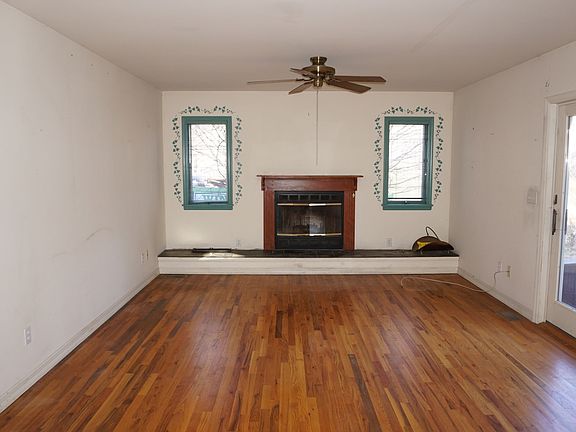 4th image of 36 Payne Ave