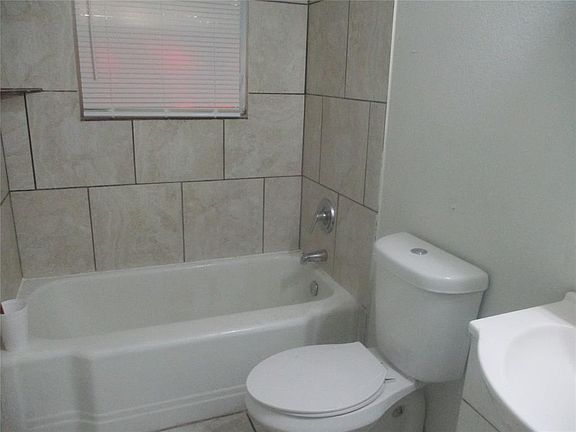 5th image of 4900 Walthall St