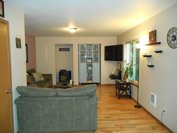 3rd image of 50 E Angus Ct