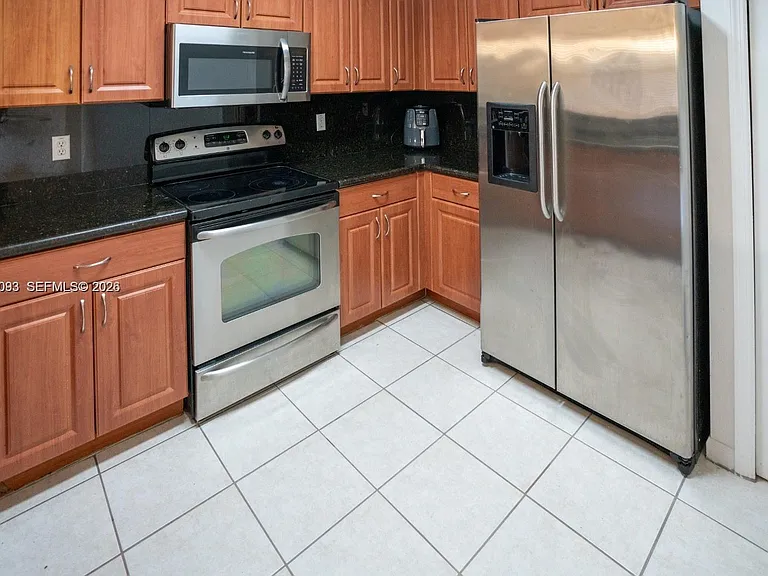 11403 NW 89th St #110 — Photo 11