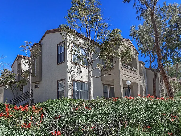 240 Avenida Vis — Photo 35