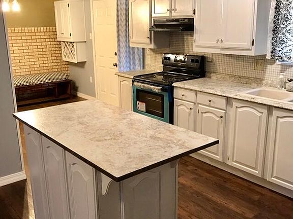 2nd image of 3006 Almetta Dr